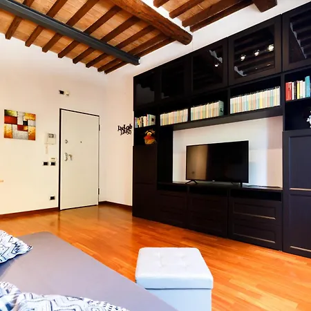 Guesthost - Basilica Of San Francesco Siena