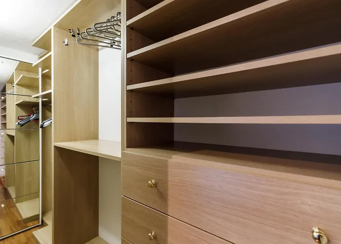 Guesthost - Basilica Of San Francesco Siena