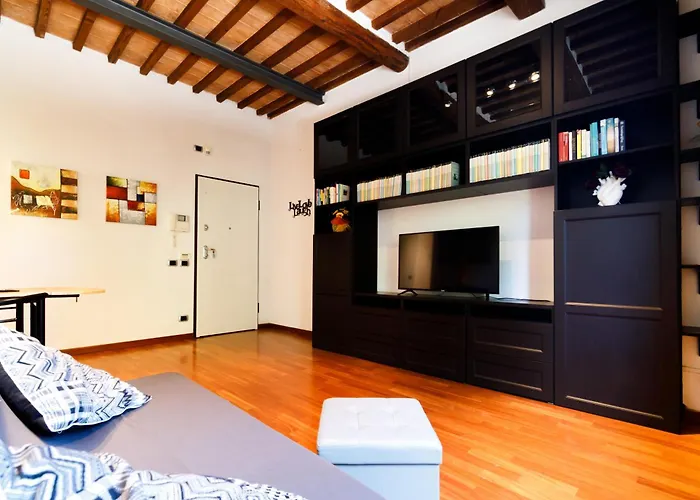 Guesthost - Basilica Of San Francesco Siena