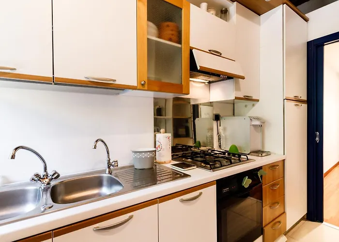 Guesthost - Basilica Of San Francesco