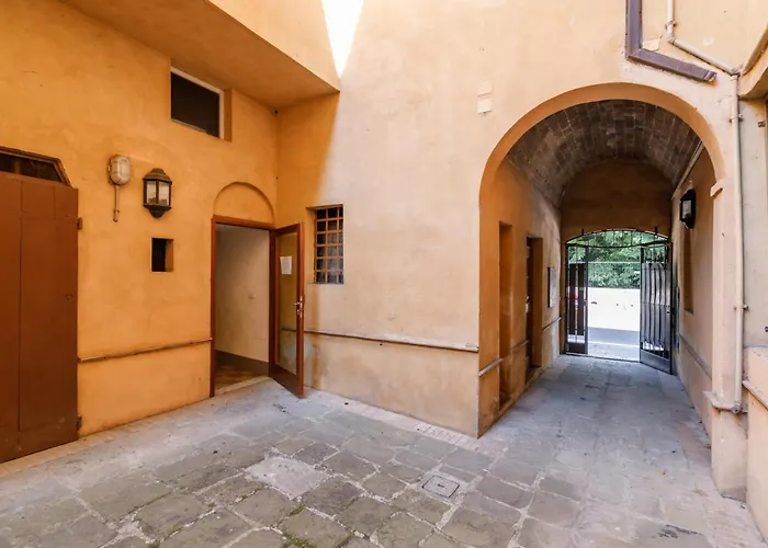 Guesthost - Basilica Of San Francesco Apartment Siena